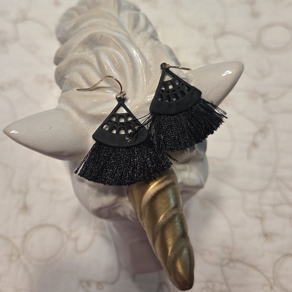 Black Fan Tassel Earrings - Picture 4 of 4